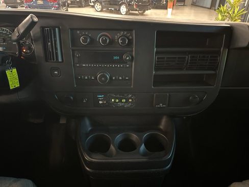 Used 2018 Chevrolet Express 2500 image 16