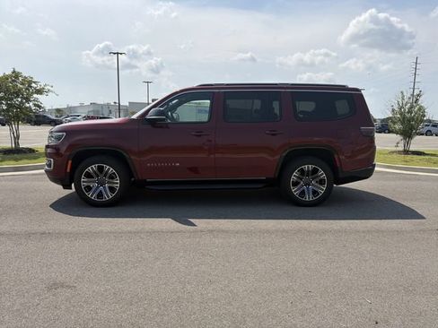 Used 2024 Jeep Wagoneer Series II AWD/4WD image 2