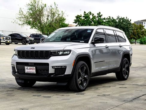 New 2025 Jeep Grand Cherokee L Limited w/ Black Appearance Package image 6