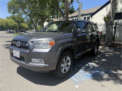 Used 2012 Toyota 4Runner SR5 AWD/4WD image 3