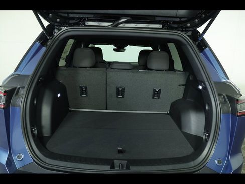 New 2026 Chevrolet Equinox LT AWD/4WD image 12