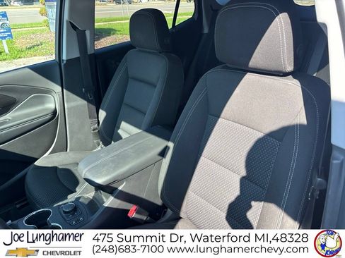 Certified 2024 GMC Terrain SLE w/ Driver Convenience Package FWD image 14
