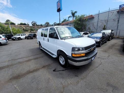 Used 2025 Chevrolet Express 2500 w/ Driver Convenience Package RWD image 2
