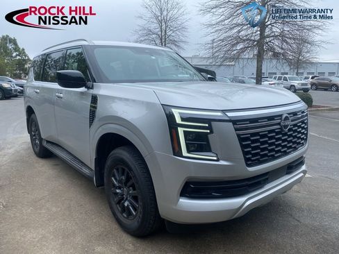 Used 2025 Nissan Armada SV image 1