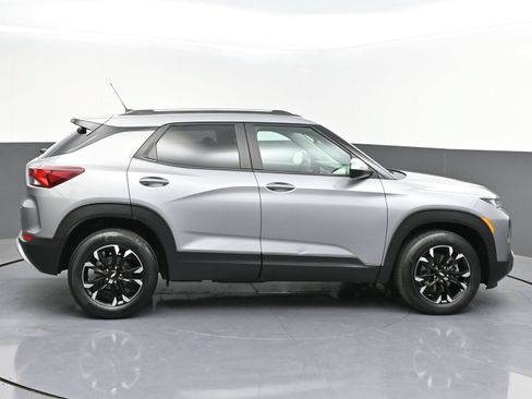 Certified 2023 Chevrolet TrailBlazer LT w/ Convenience Package FWD image 9