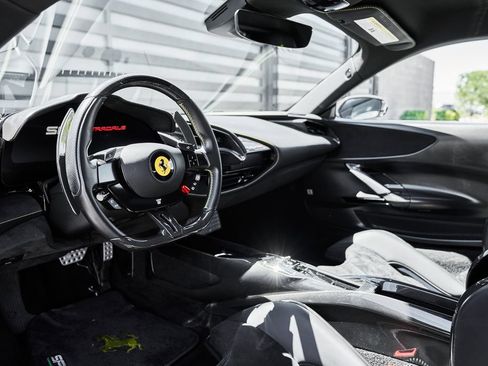 Used 2021 Ferrari SF90 Stradale AWD/4WD image 2