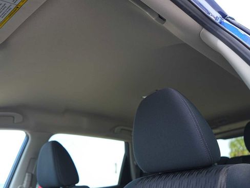 Used 2020 Nissan Rogue SV image 25