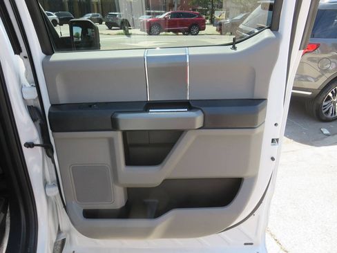Used 2017 Ford F150 XLT w/ Equipment Group 302A Luxury AWD/4WD image 28