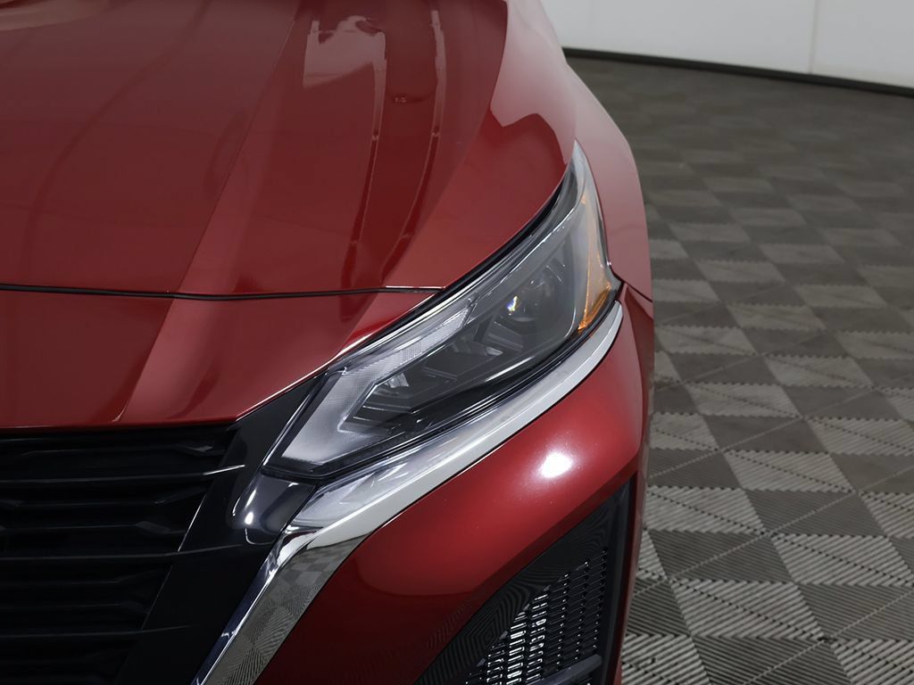 Used 2023 Nissan Altima 2.5 SV AWD/4WD image 11