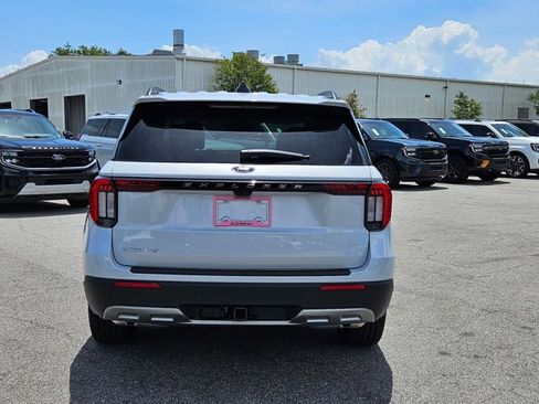 New 2026 Ford Explorer Active RWD image 8