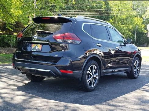 Used 2018 Nissan Rogue SL w/ Premium Package FWD image 3