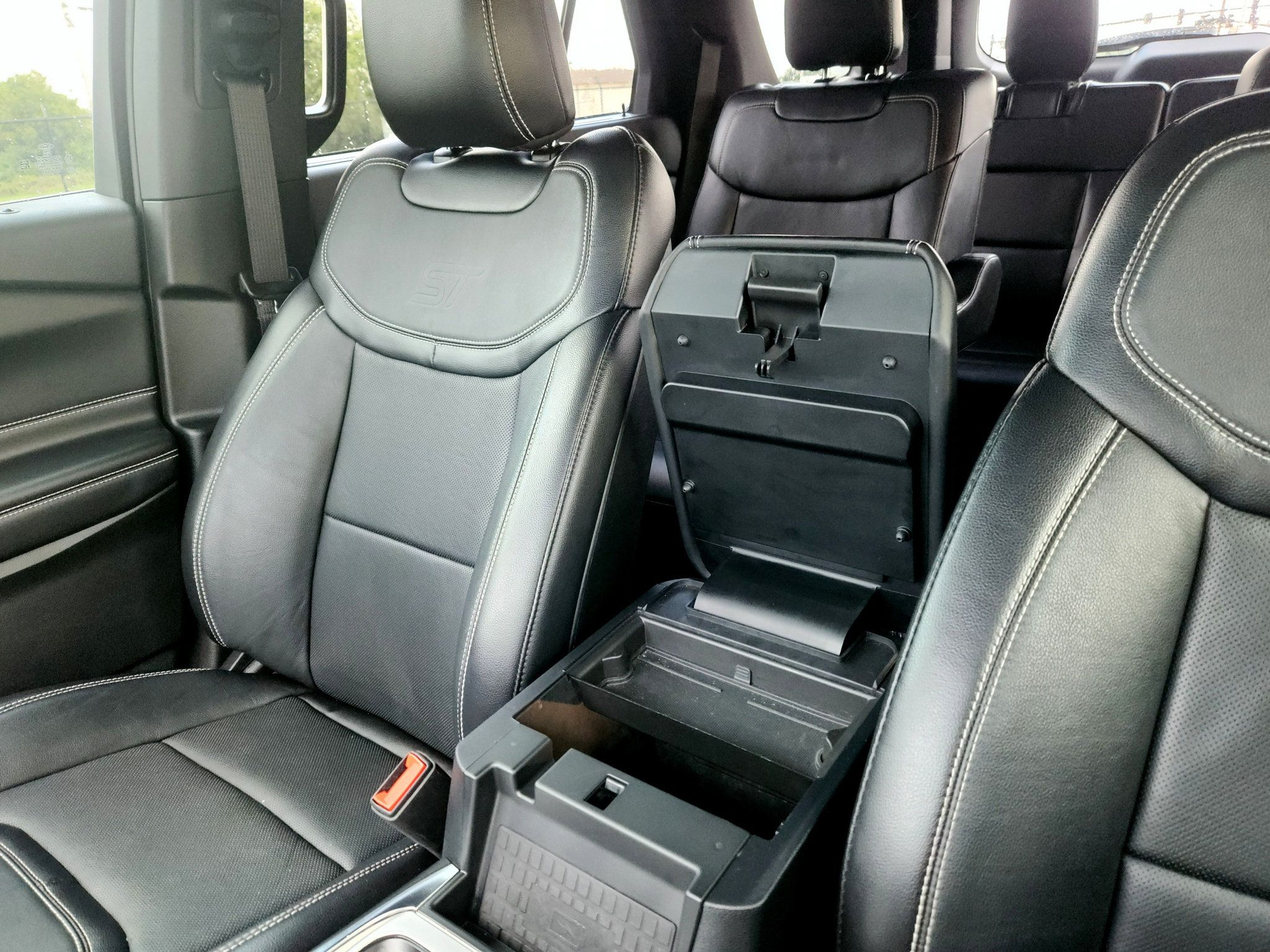 Used 2020 Ford Explorer ST w/ Premium Technology Package AWD/4WD image 35