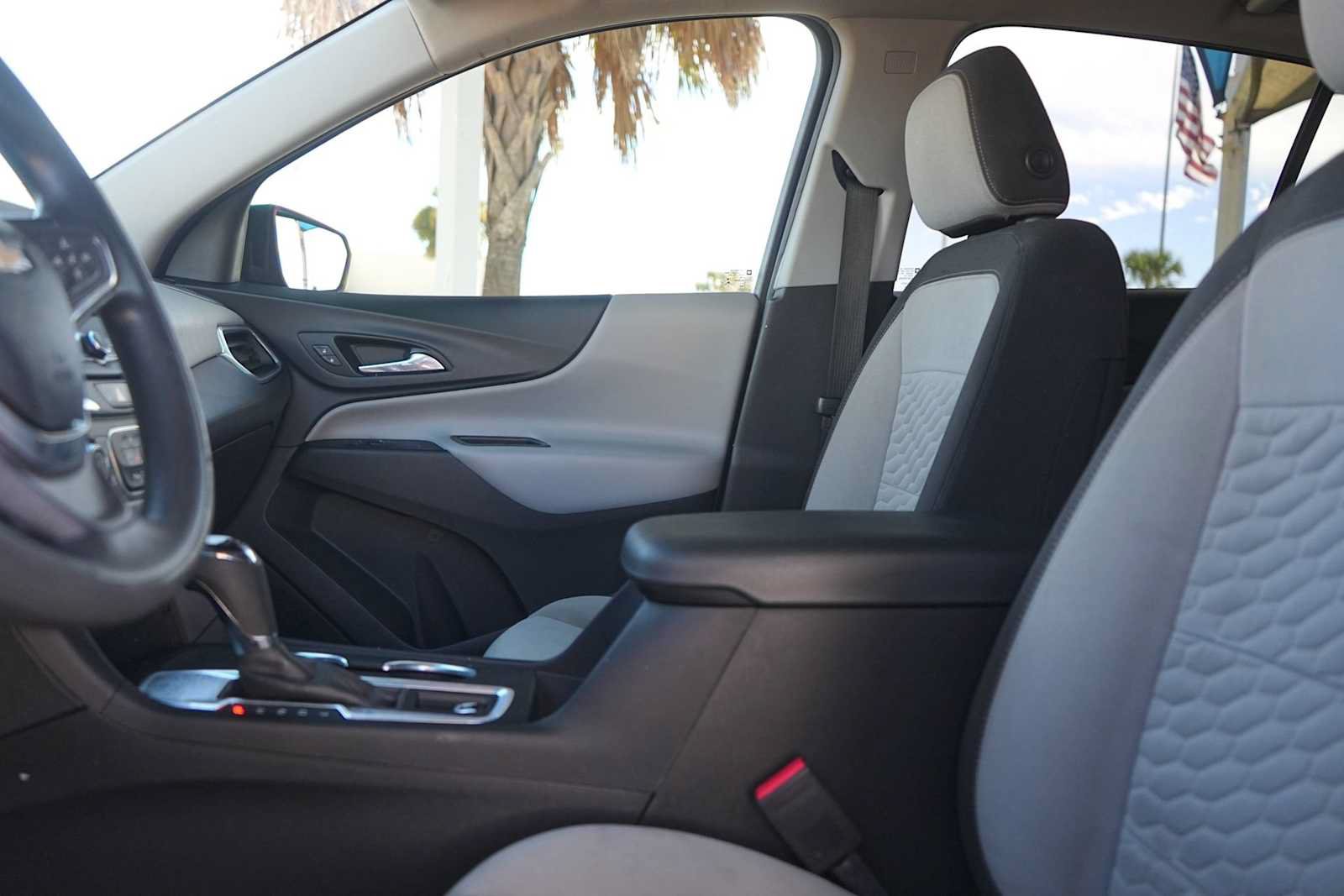 Used 2021 Chevrolet Equinox LS w/ LS Convenience Package FWD image 11