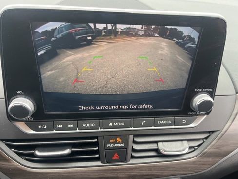 Used 2024 Nissan Altima 2.5 SV image 13