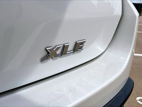 Used 2015 Toyota Highlander XLE FWD image 10
