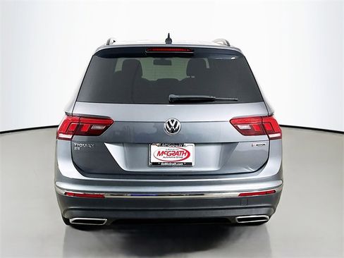 Used 2020 Volkswagen Tiguan SE w/ Panoramic Sunroof Package image 17