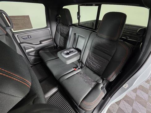 Used 2024 Nissan Frontier PRO-4X w/ Technology Package image 22