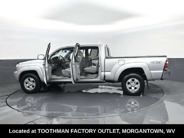 Used 2011 Toyota Tacoma 4x4 Double Cab w/ SR5 Pkg #2 image 27