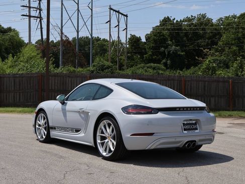 Used 2024 Porsche 718 Cayman RWD image 3