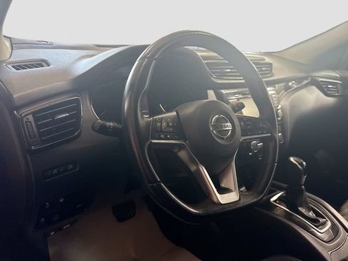 Used 2019 Nissan Rogue Sport SV w/ Technology Package AWD/4WD image 9