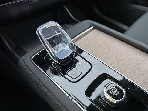 New 2026 Volvo XC90 B5 Core w/ Protection Package Premier image 14