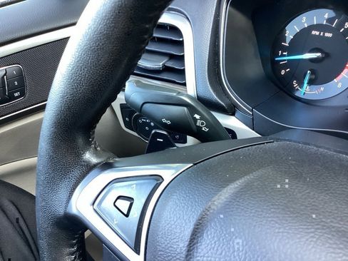 Used 2017 Ford Fusion SE image 41