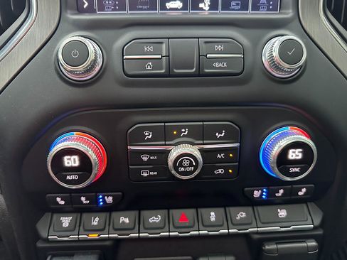 Used 2022 GMC Sierra 3500 Denali image 49