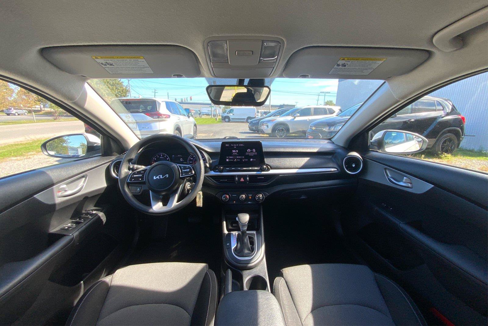 Used 2023 Kia Forte LXS w/ LXS Technology Package FWD image 30