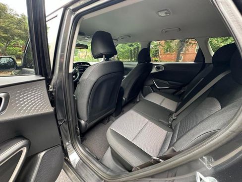 Used 2022 Kia Soul LX FWD image 17