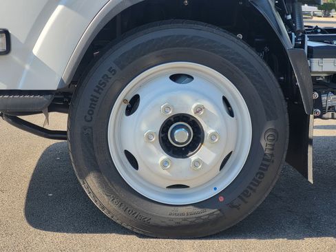 New 2026 Isuzu NPR RWD image 10