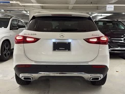 Used 2025 Mercedes-Benz GLA 250 4MATIC image 5