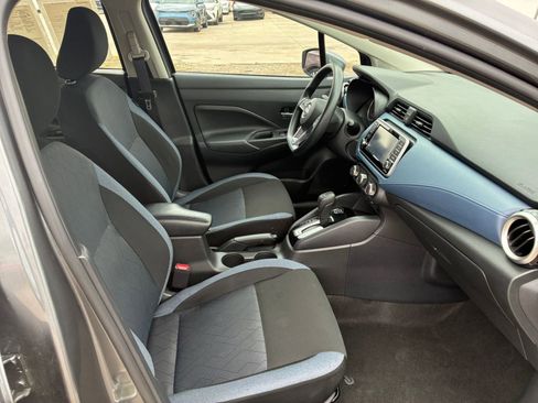 Used 2025 Nissan Versa SV FWD image 29