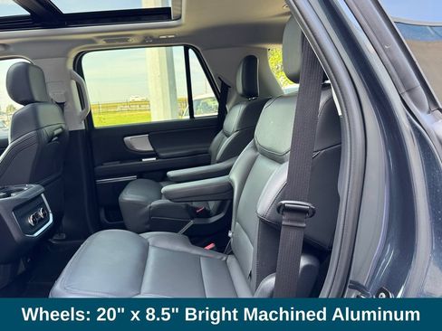 Used 2026 Ford Expedition Active AWD/4WD image 30