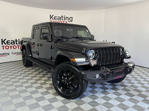 Used 2022 Jeep Gladiator Overland AWD/4WD image 3