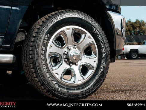Used 2018 RAM 2500 SLT AWD/4WD image 11