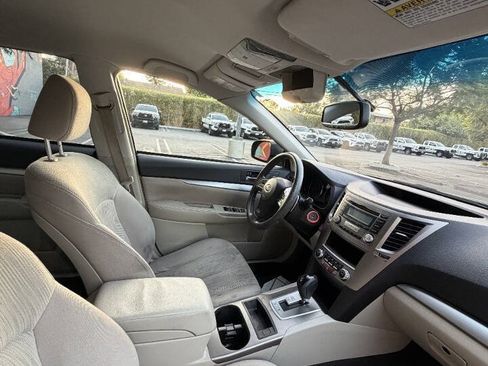 Used 2014 Subaru Outback 2.5i w/ Alloy Wheel Package AWD/4WD image 9