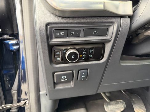 Used 2023 Ford F150 Lariat w/ Trailer Tow Package image 18