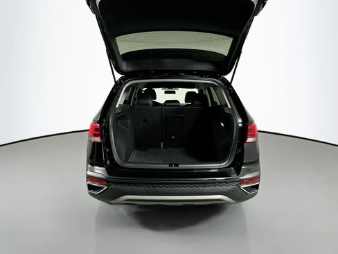 Certified 2022 Volkswagen Taos SE image 23