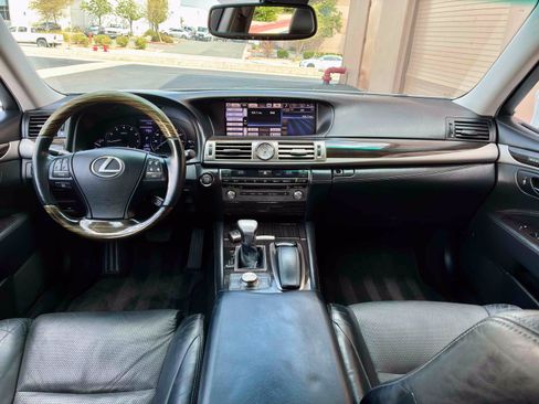 Used 2014 Lexus LS 460 AWD w/ Comfort Package image 16