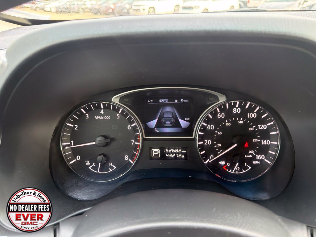 Used 2015 Nissan Pathfinder Platinum w/ Cargo Package FWD image 30