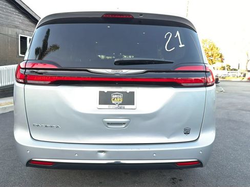 Used 2024 Chrysler Pacifica Touring-L FWD image 36