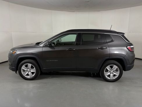 Used 2022 Jeep Compass Latitude w/ Convenience Group AWD/4WD image 5