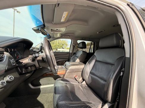 Used 2018 Chevrolet Tahoe LT image 3