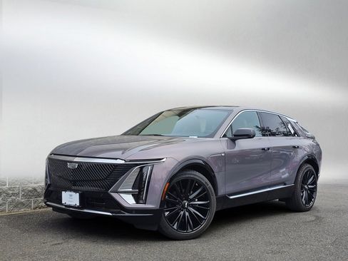New 2026 Cadillac Lyriq Signature Luxury w/ LPO, Bronce Accent Package AWD/4WD image 1
