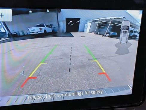 Used 2022 Ford Explorer XLT w/ Equipment Group 202A image 10