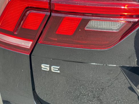 Certified 2023 Volkswagen Tiguan SE R-Line FWD image 28