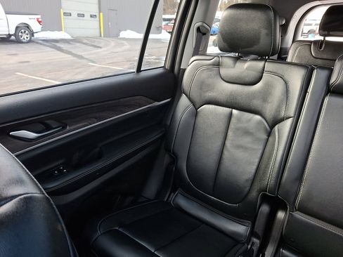 Used 2022 Jeep Grand Cherokee L Limited image 18