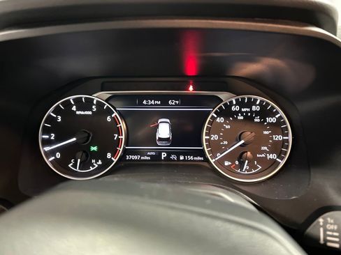 Used 2025 Nissan Rogue SV AWD/4WD image 14