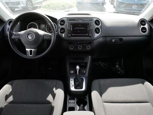 Used 2018 Volkswagen Tiguan Limited AWD/4WD image 9