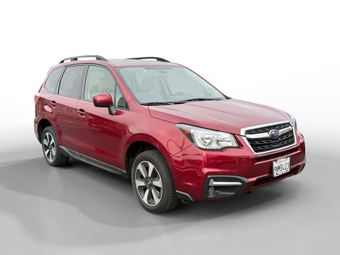 Used 2017 Subaru Forester 2.5i Premium image 7